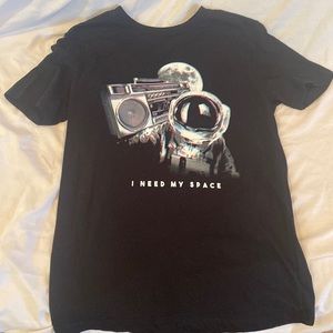 Boys black old navy t-shirt size 14/16